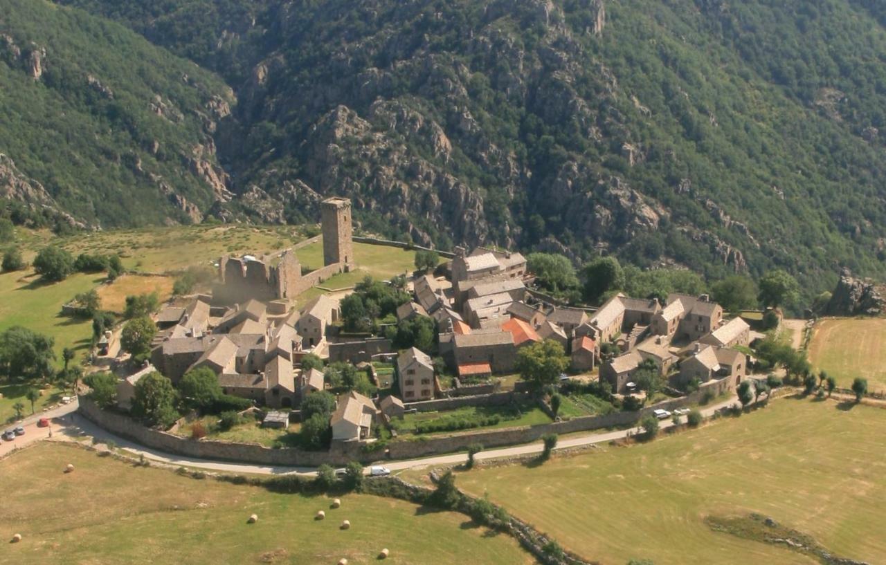 gîte de la garde Prevencheres Extérieur photo